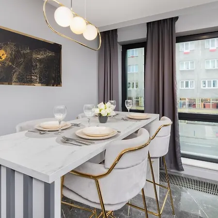 Luxurious With Two Bedrooms And Parking In By Renters *