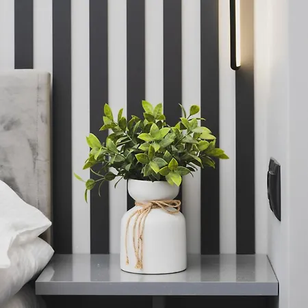 Luxurious With Two Bedrooms And Parking In By Renters Gdynia