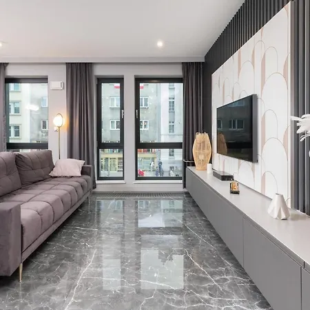 Luxurious With Two Bedrooms And Parking In By Renters Daire