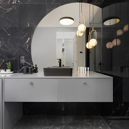 Daire Luxurious With Two Bedrooms And Parking In By Renters *