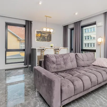 Luxurious With Two Bedrooms And Parking In By Renters * グディニャ