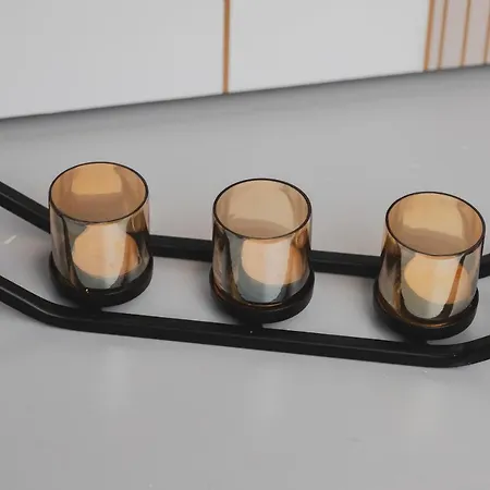 Luxurious With Two Bedrooms And Parking In By Renters 그디니아