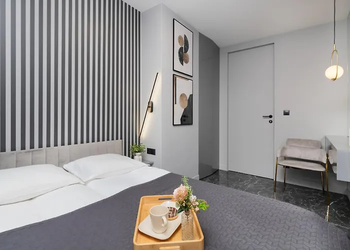 Appartement Luxurious With Two Bedrooms And Parking In By Renters