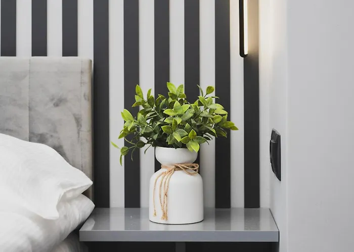 Luxurious With Two Bedrooms And Parking In By Renters Gdynia