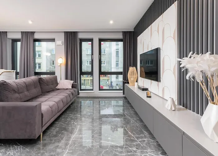 Luxurious With Two Bedrooms And Parking In By Renters Appartement